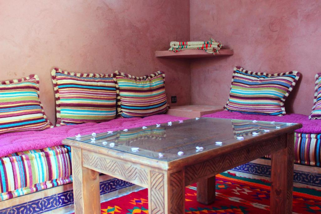 Riad Aslda Asni Rum bild